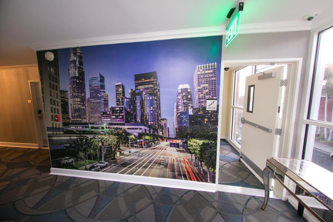 Metropolitan Inn & Suites Los Angeles Bagian luar foto