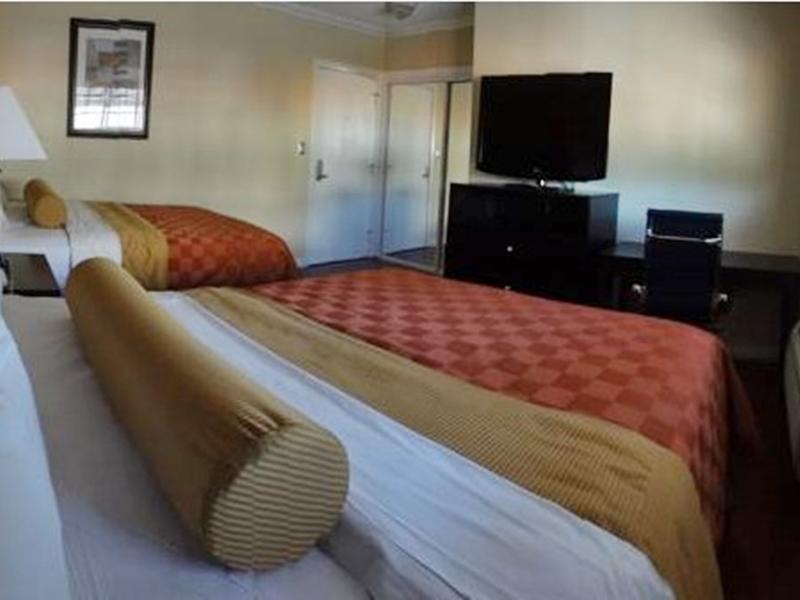 Metropolitan Inn & Suites Los Angeles Bagian luar foto